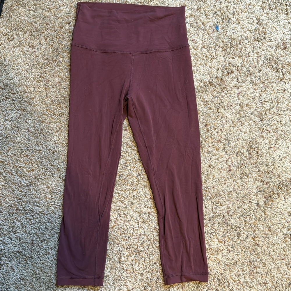 Women’s Lululemon Burgundy Leggings Capri